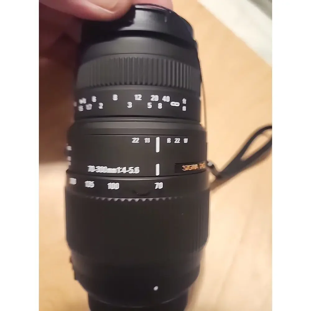 Sigma DG 70-300mm f/4-5.6 Macro lens MOTORIZED for Nikon